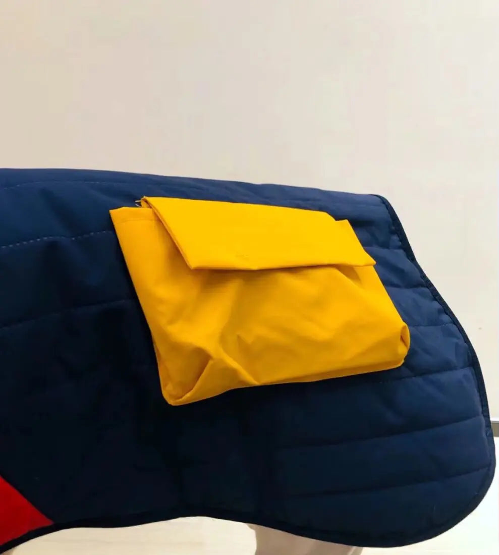 Leinenöffnung am Rücken – Hundemantel passt über Halsband oder Geschirr