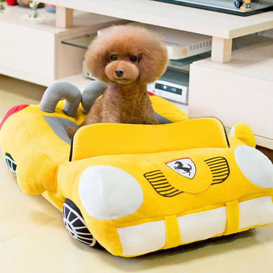 Auto-Hundebett im Sportwagen-Design – rotes Cabrio-Bett für kleine Hunde, luxuriös gepolstert