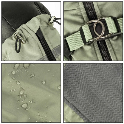 Wasser perlt vom wasserabweisenden Stoff des Hundewinteroveralls – Makro
Dämmerung