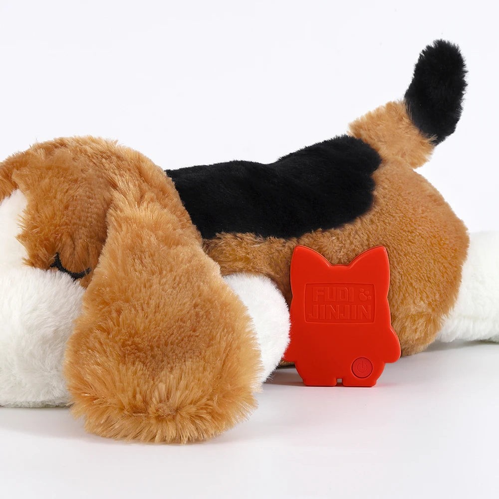 Weiches Kuscheltier in Form eines Hundes, vollständig sichtbar