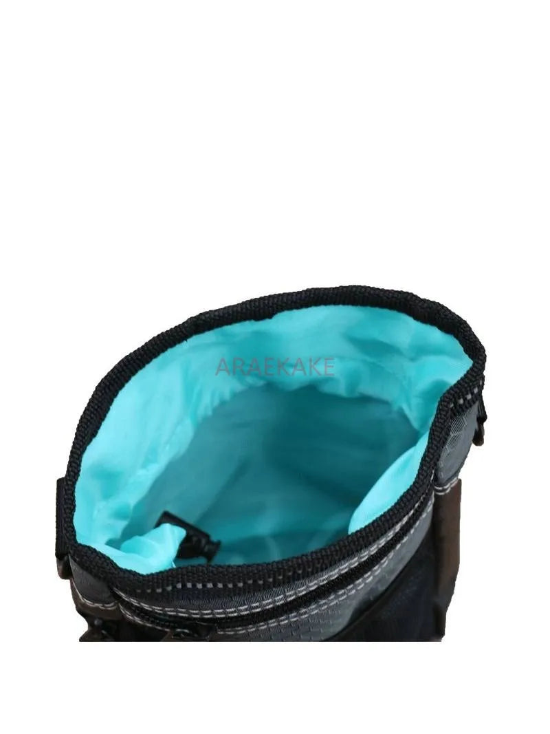 Kompakte Tasche für Leckerlis beim Gassigehen mit Hund