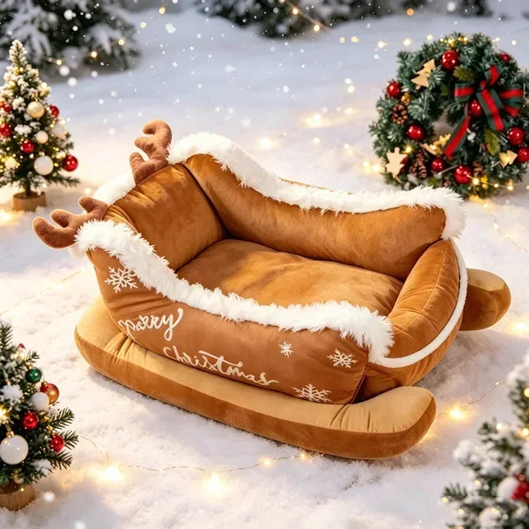 Weihnachtliches Hundebett in Caramel-Braun in Schlittenform mit Schneeflocken, Rentiergeweih und kuscheliger Polsterung