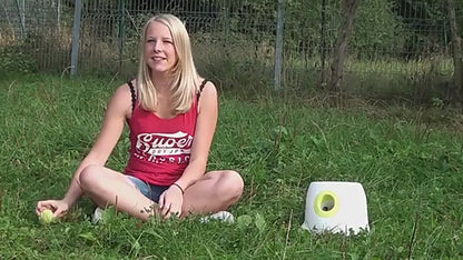 Hunde Ballwerfer mit Tennisbällen für Spielspass